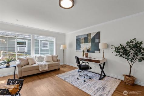 4181 42nd Avenue NE Seattle WA 98105