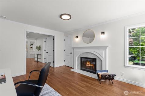 4181 42nd Avenue NE Seattle WA 98105
