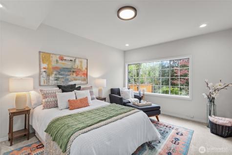 4181 42nd Avenue NE Seattle WA 98105
