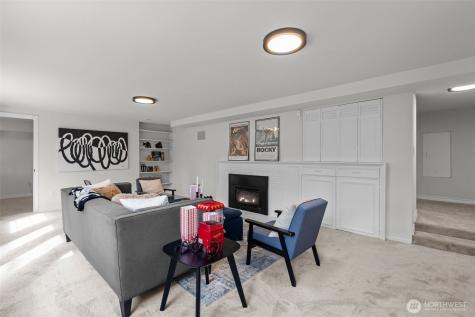4181 42nd Avenue NE Seattle WA 98105