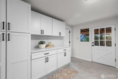 4181 42nd Avenue NE Seattle WA 98105