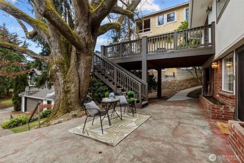 4181 42nd Avenue NE Seattle WA 98105