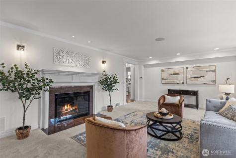 4181 42nd Avenue NE Seattle WA 98105