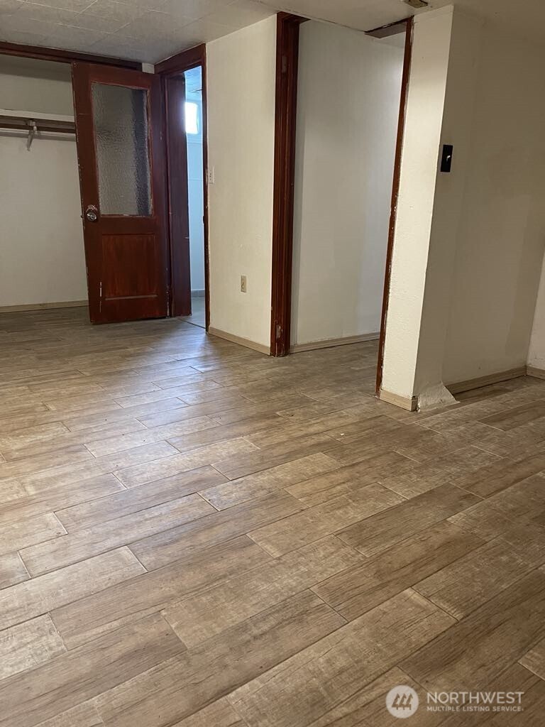 27 SW 102 Street Seattle WA 98146