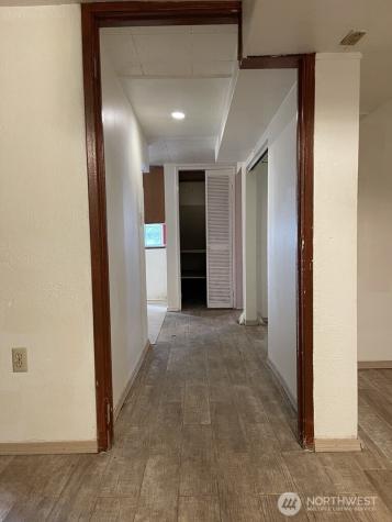27 SW 102 Street Seattle WA 98146