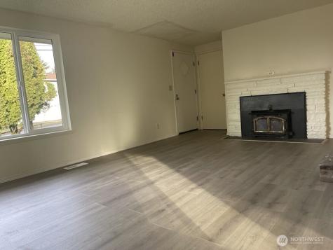 27 SW 102 Street Seattle WA 98146