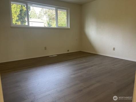 27 SW 102 Street Seattle WA 98146