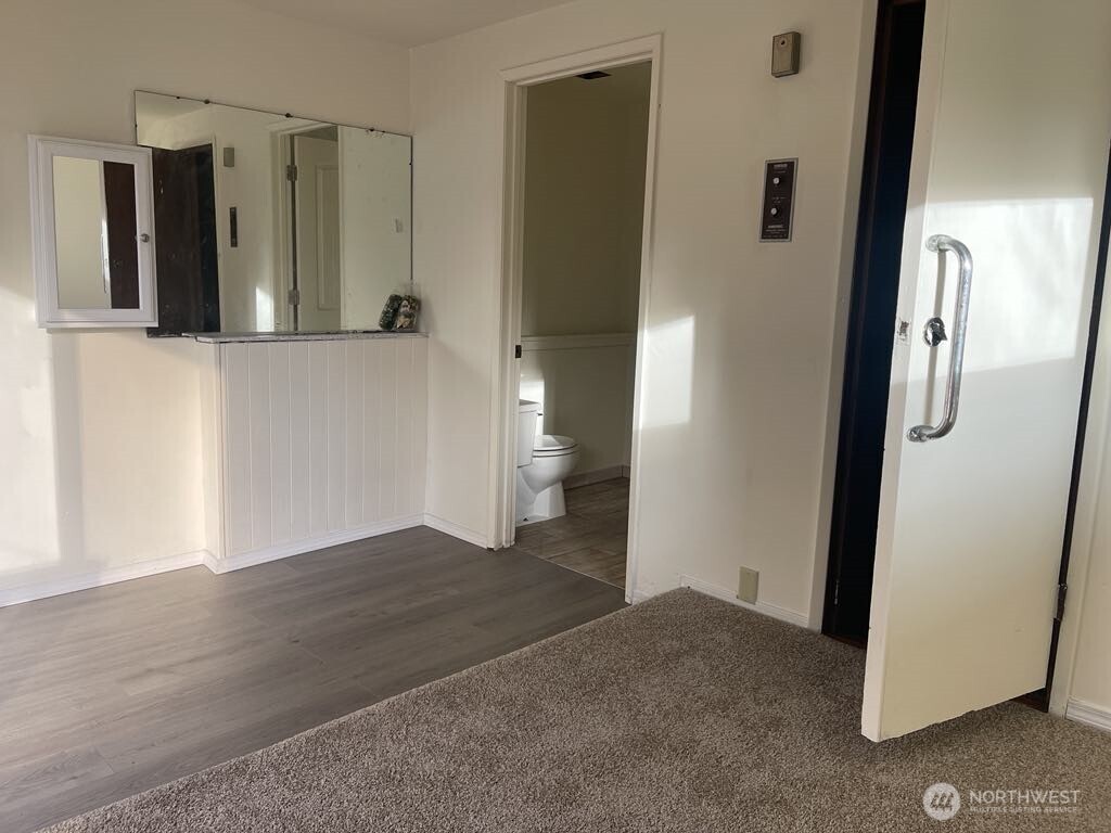 27 SW 102 Street Seattle WA 98146
