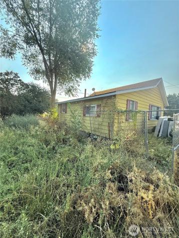 430 W 4th Avenue Omak WA 98841