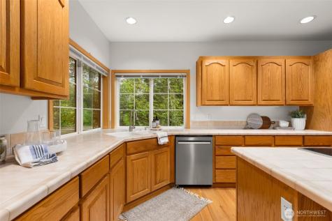 4606 Saddleback Drive NW Gig Harbor WA 98332