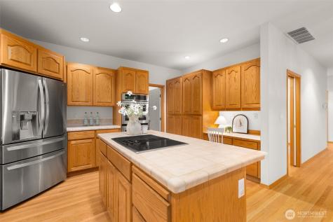 4606 Saddleback Drive NW Gig Harbor WA 98332