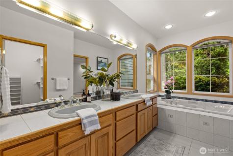 4606 Saddleback Drive NW Gig Harbor WA 98332