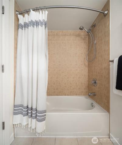 17 W Dravus Street Seattle WA 98119