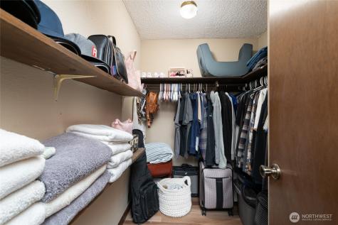 1594 Douglas Street Oak Harbor WA 98277