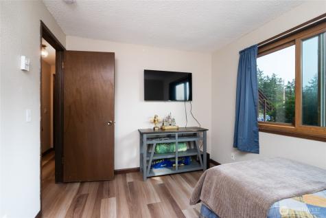 1594 Douglas Street Oak Harbor WA 98277