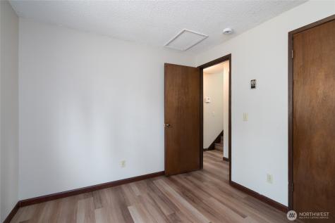 1594 Douglas Street Oak Harbor WA 98277