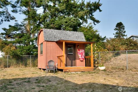 1594 Douglas Street Oak Harbor WA 98277