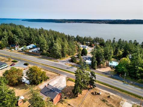 1594 Douglas Street Oak Harbor WA 98277
