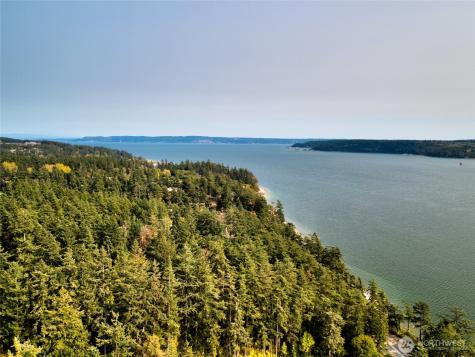 1594 Douglas Street Oak Harbor WA 98277
