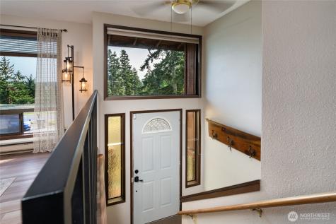 1594 Douglas Street Oak Harbor WA 98277