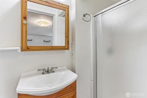 16966 121st Avenue SE Renton WA 98058