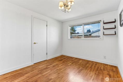 16966 121st Avenue SE Renton WA 98058