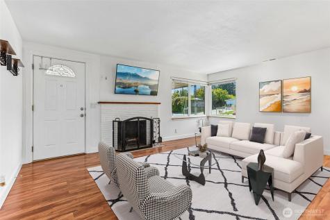 16966 121st Avenue SE Renton WA 98058
