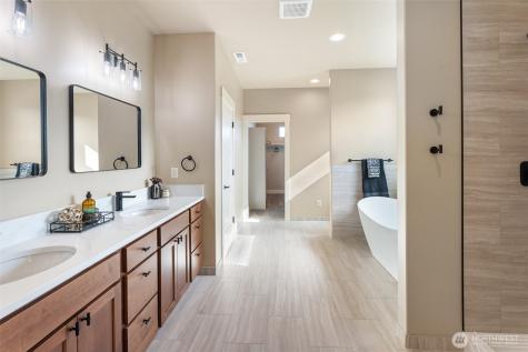 19 Good Tern Lane Malaga WA 98828