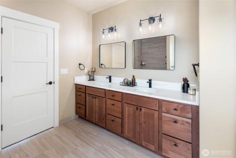 19 Good Tern Lane Malaga WA 98828