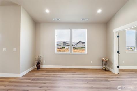 19 Good Tern Lane Malaga WA 98828