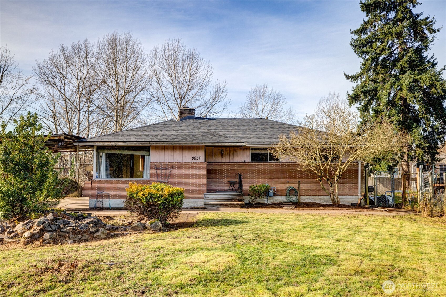 8637 24th Avenue SW Seattle WA 98106