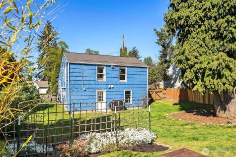 7439 S 116th Place Seattle WA 98178