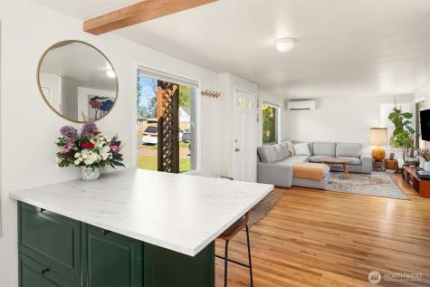 7439 S 116th Place Seattle WA 98178