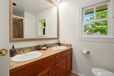 6007 SE 22nd Street Mercer Island WA 98040