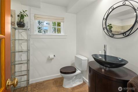 6007 SE 22nd Street Mercer Island WA 98040
