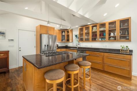 6007 SE 22nd Street Mercer Island WA 98040