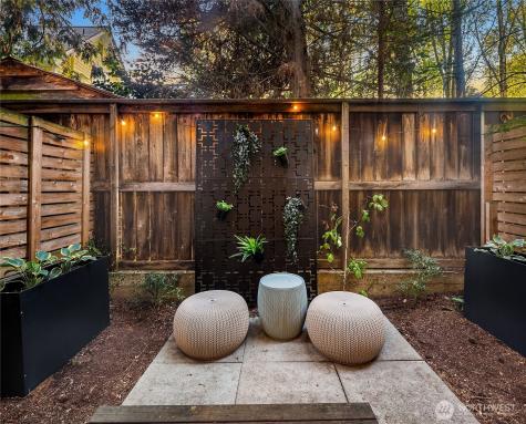 3611 Whitman Avenue N Seattle WA 98103