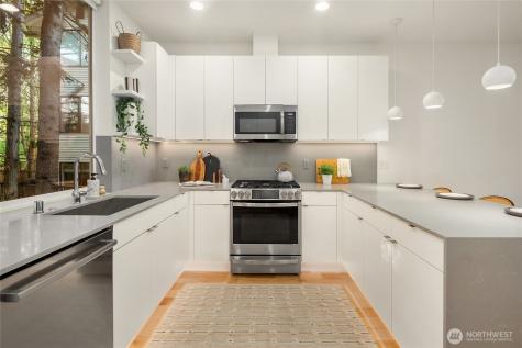 3611 Whitman Avenue N Seattle WA 98103