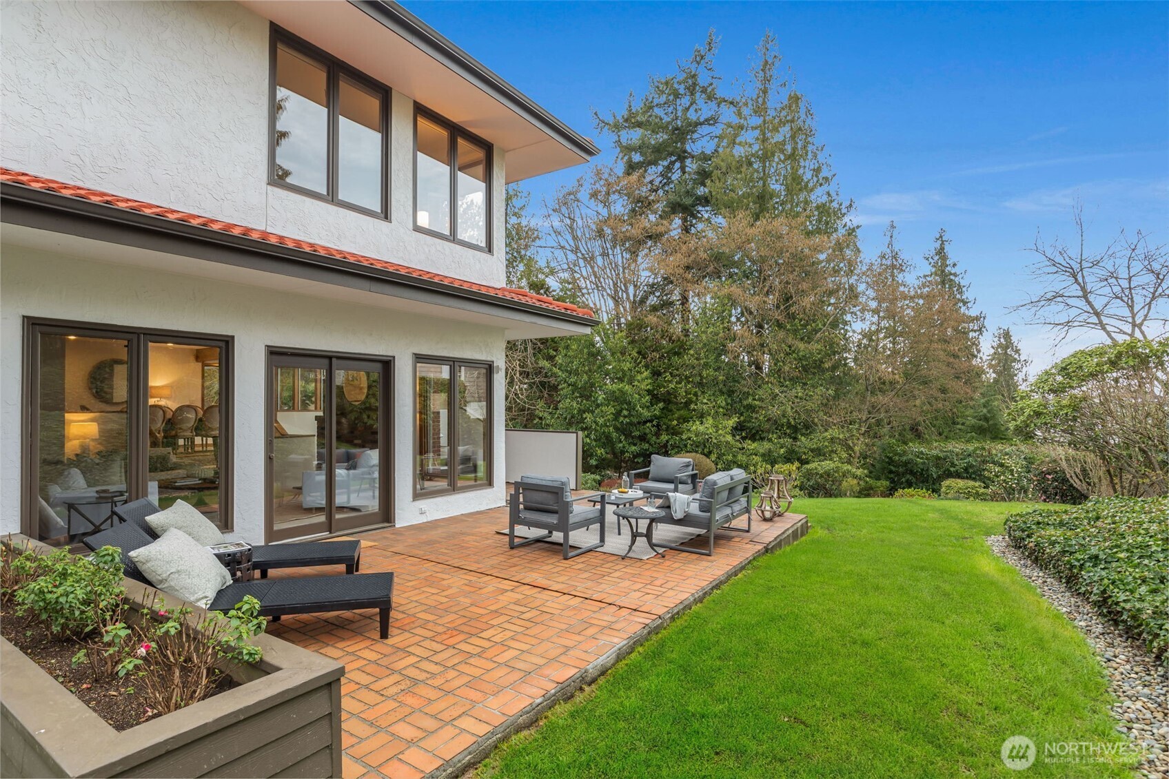 5601 43rd Avenue W Seattle WA 98199