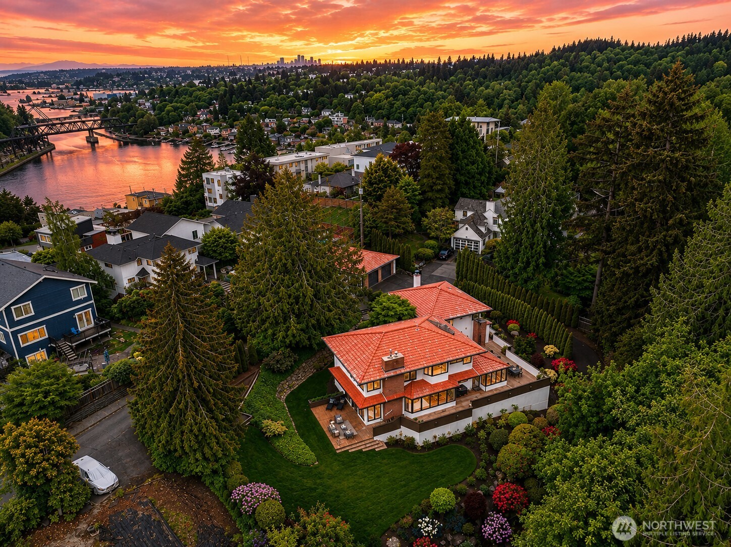 5601 43rd Avenue W Seattle WA 98199