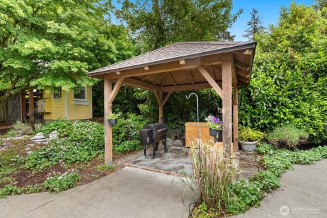 1022 NE 188th Street Shoreline WA 98155
