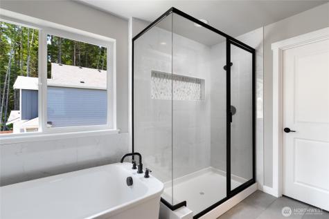 2414 SW Ridgeway Drive Oak Harbor WA 98277