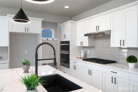 2414 SW Ridgeway Drive Oak Harbor WA 98277