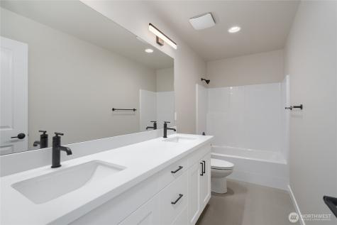 2414 SW Ridgeway Drive Oak Harbor WA 98277