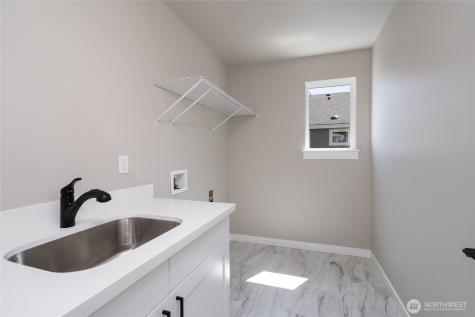 2414 SW Ridgeway Drive Oak Harbor WA 98277