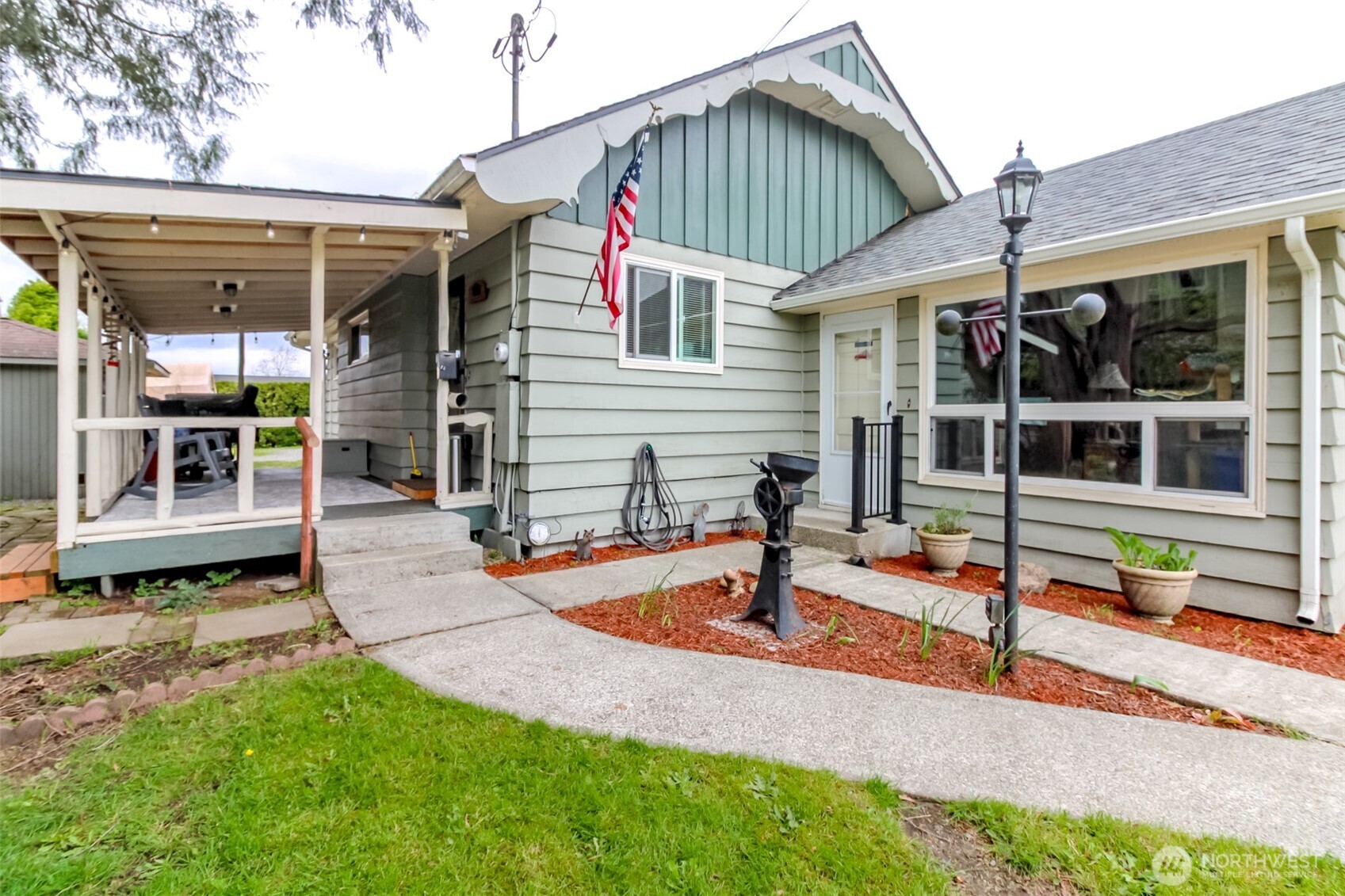 414 7th Street SW Puyallup WA 98374