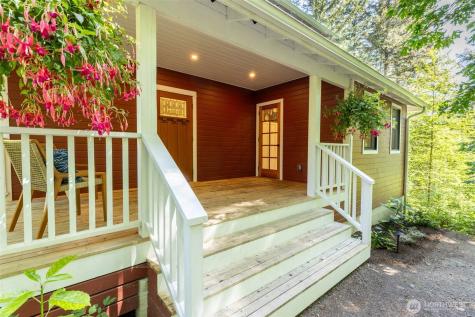 7026 Island Center Road NE Bainbridge Island WA 98110