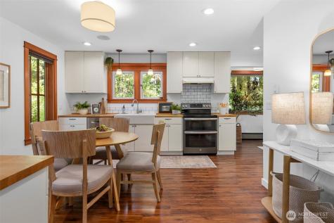 7026 Island Center Road NE Bainbridge Island WA 98110
