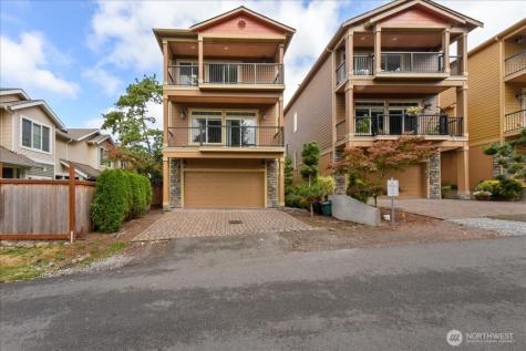 12722 35th Ave House D NE Seattle WA 98125