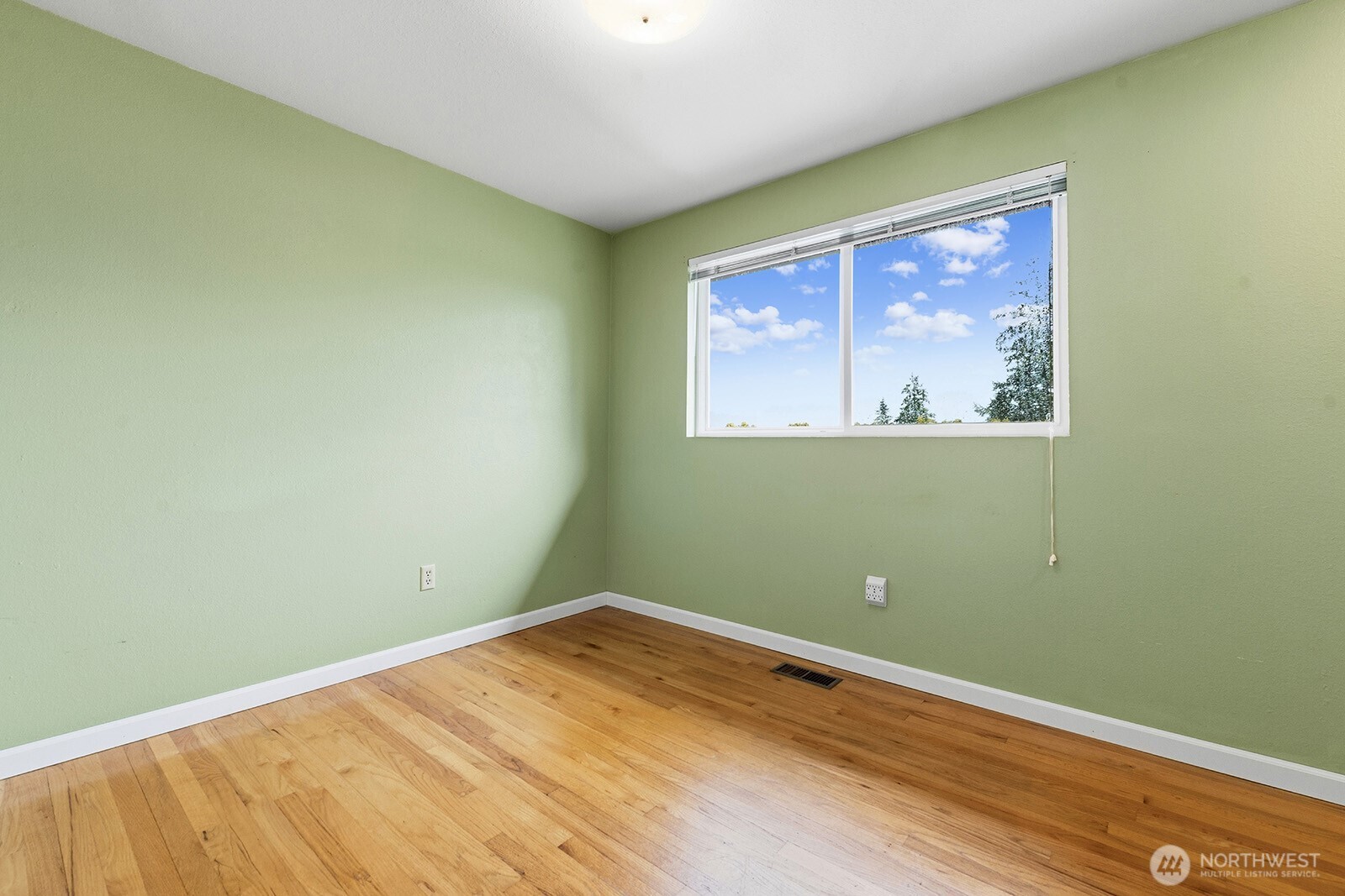 9029 Eastview Avenue Everett WA 98208